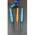 Крючок для вязания с пластиковой ручкой 2.0 мм(цена за 5шт)1шт-1.75