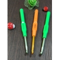 Крючок для вязания с пластиковой ручкой 4.5 мм(цена за 5шт)1шт-2.00